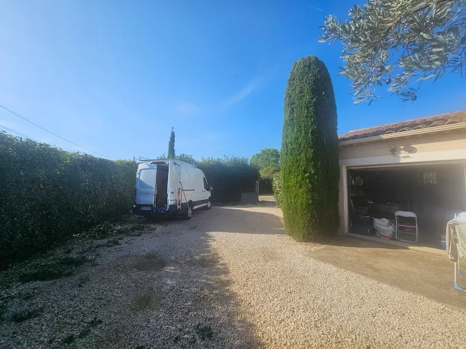 Taille de haie et cyprès par Elith Paysages